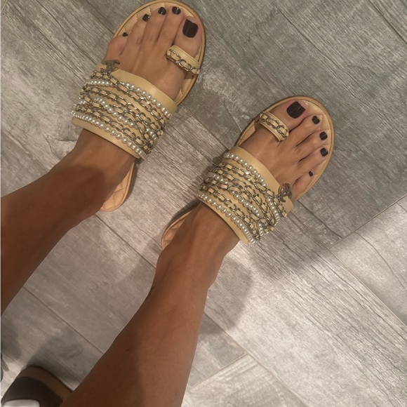 CHANEL Tan Quilted Sandals with Chain and Pearl Accents - Picture 5 of 5